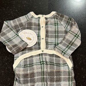 The softest green, grey & white footed onesie! Cute green Burt’s Bees Ba…